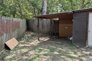 6105 Ada Ct, Austin, TX 78744 - Photo 13