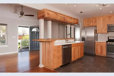 5700 Avenue F, Austin, TX 78752 - Photo 9