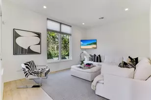 2606 Sutherland St, Austin, TX 78746 - Photo 11