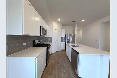 348 San Juan Trail, Bastrop, TX 78602 - Photo 5