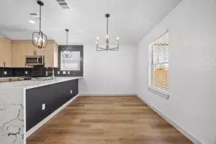 2303 Thomas St, Taylor, TX 76574 - Photo 7