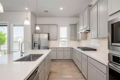 8812 Bestride Bend, Austin, TX 78744 - Photo 9
