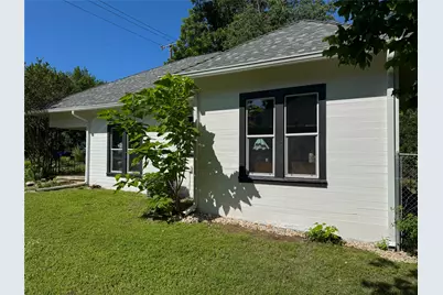 302 E Brenham Street, Elgin, TX 78621 - Photo 29
