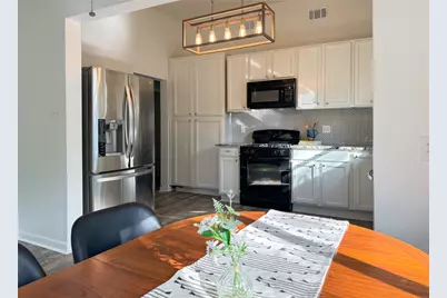 302 E Brenham Street, Elgin, TX 78621 - Photo 11