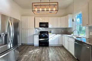 302 E Brenham St, Elgin, TX 78621 - Photo 11