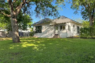 302 E Brenham St, Elgin, TX 78621 - Photo 27