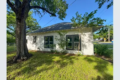 302 E Brenham Street, Elgin, TX 78621 - Photo 31