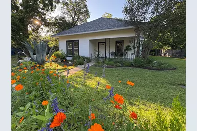 302 E Brenham Street, Elgin, TX 78621 - Photo 1