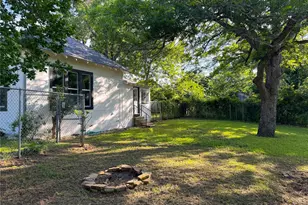 302 E Brenham St, Elgin, TX 78621 - Photo 37