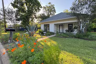 302 E Brenham St, Elgin, TX 78621 - Photo 37