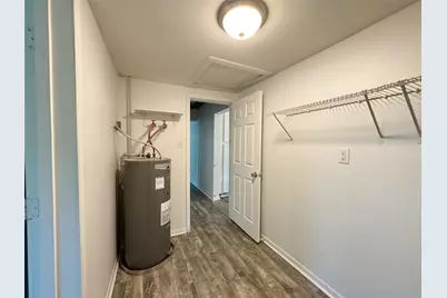 302 E Brenham Street, Elgin, TX 78621 - Photo 25