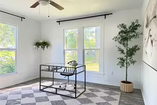 302 E Brenham St, Elgin, TX 78621 - Photo 21