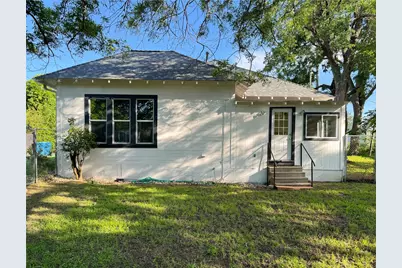 302 E Brenham Street, Elgin, TX 78621 - Photo 31