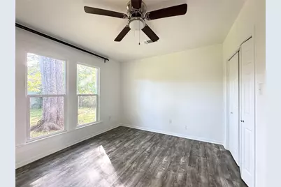 302 E Brenham Street, Elgin, TX 78621 - Photo 19