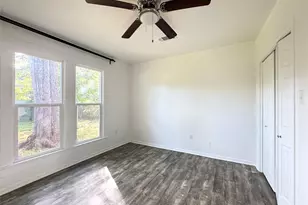302 E Brenham St, Elgin, TX 78621 - Photo 19