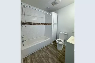 302 E Brenham Street, Elgin, TX 78621 - Photo 23
