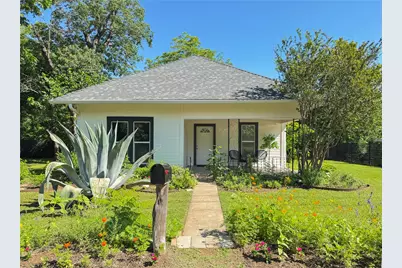 302 E Brenham Street, Elgin, TX 78621 - Photo 31