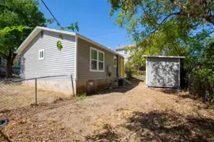1183 Coleto St, Austin, TX 78702 - Photo 17