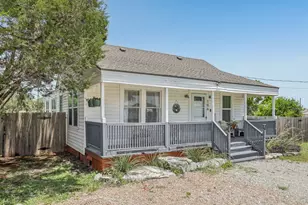 106 Co Rd 425, Spicewood, TX 78669 - Photo 1