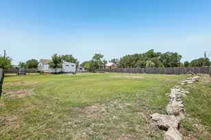 106 Co Rd 425, Spicewood, TX 78669 - Photo 35