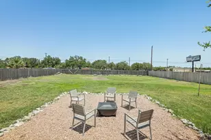 106 Co Rd 425, Spicewood, TX 78669 - Photo 27