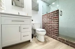 1800 Lavaca St, Austin, TX 78701 - Photo 11