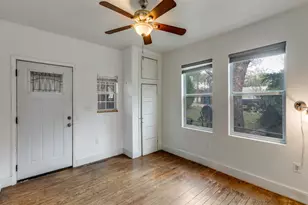 1903 E 10th St, Austin, TX 78702 - Photo 3