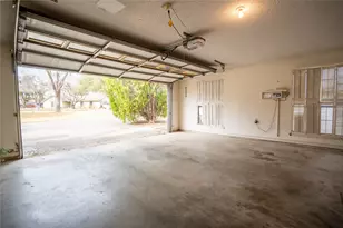 3005 Davis St, Taylor, TX 76574 - Photo 13