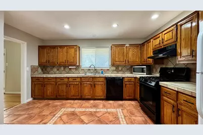 5837 Secrest Drive, Austin, TX 78759 - Photo 7