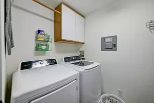 734 Island Dr, Bluffton, TX 78607 - Photo 23