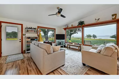 734 Island Drive, Bluffton, TX 78607 - Photo 9