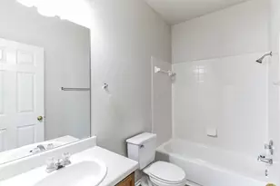 1107 E 3rd St, Georgetown, TX 78626 - Photo 17