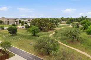 339 Sycamore St, Georgetown, TX 78633 - Photo 3