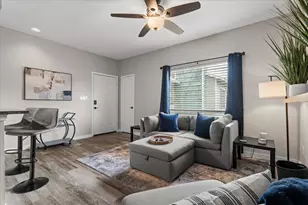506 W San Antonio St, San Marcos, TX 78666 - Photo 3