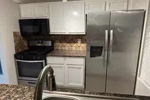 215 Greenlawn Blvd, Round Rock, TX 78664 - Photo 5