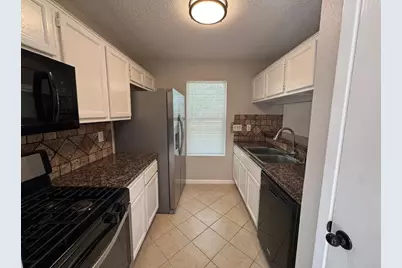 215 Greenlawn Boulevard, Round Rock, TX 78664 - Photo 7