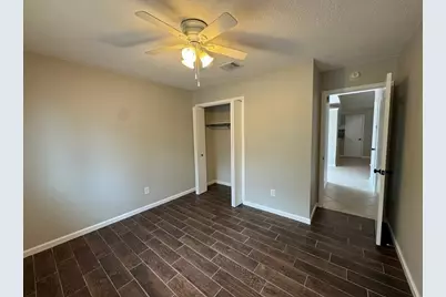 215 Greenlawn Boulevard, Round Rock, TX 78664 - Photo 11