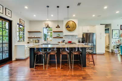 2004 E 16th Street #B, Austin, TX 78702 - Photo 9