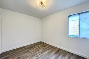 1304 Summit St, Austin, TX 78741 - Photo 7