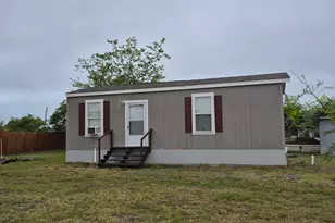 222 Shadow Oaks Dr, Elgin, TX 78621 - Photo 3