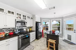 981 Shadow Creek Blvd, Buda, TX 78610 - Photo 15