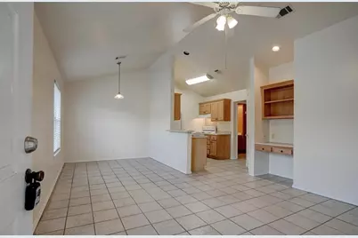 427 Lindsey Street #113, San Marcos, TX 78666 - Photo 3