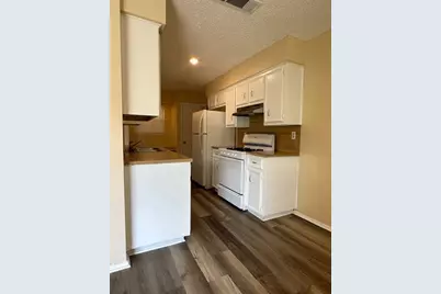 11701 Bayou Bend, Austin, TX 78759 - Photo 7