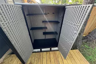 906 E 46th St, Austin, TX 78751 - Photo 7