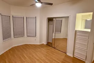 915 W 23rd St, Austin, TX 78705 - Photo 7