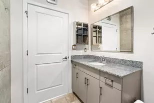 360 Nueces St, Austin, TX 78701 - Photo 23
