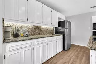 302 Timpanagos Dr, Lakeway, TX 78734 - Photo 9