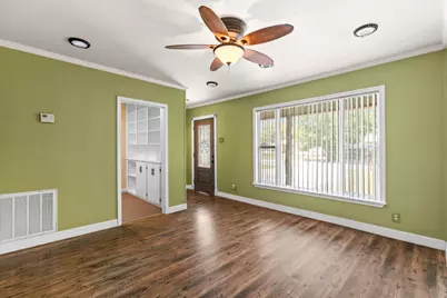 924 W Live Oak Street, Lockhart, TX 78644 - Photo 7