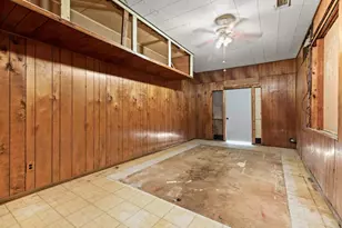 924 W Live Oak St, Lockhart, TX 78644 - Photo 23