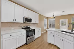 322 Lone Star Blvd, Hutto, TX 78634 - Photo 11